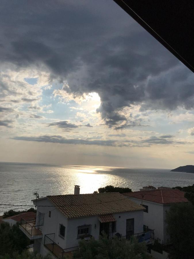 Apartment Sea View Llança Kültér fotó